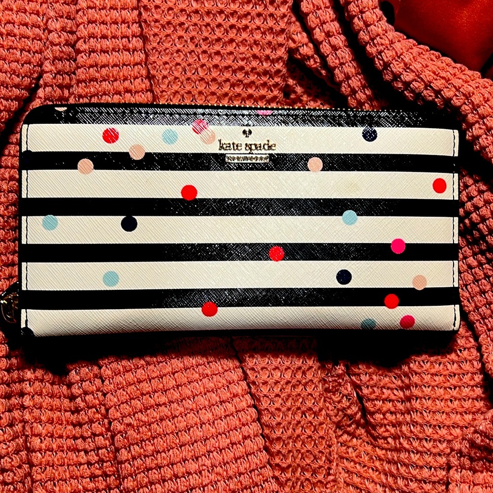 Kate Spade New York Zipper Wallet Black & White Stripes (Multicolor) Polka Dots